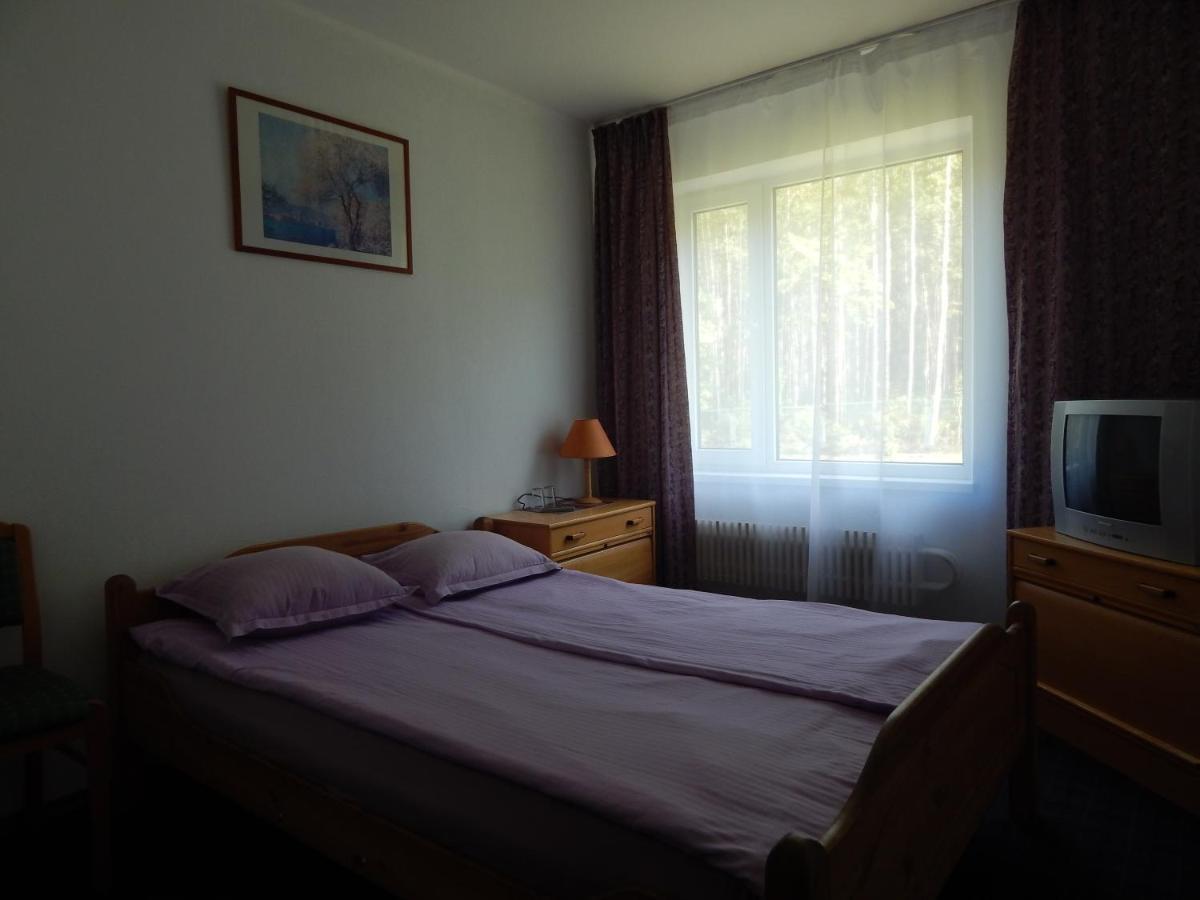 Motel Brencis Iecava Екстер'єр фото