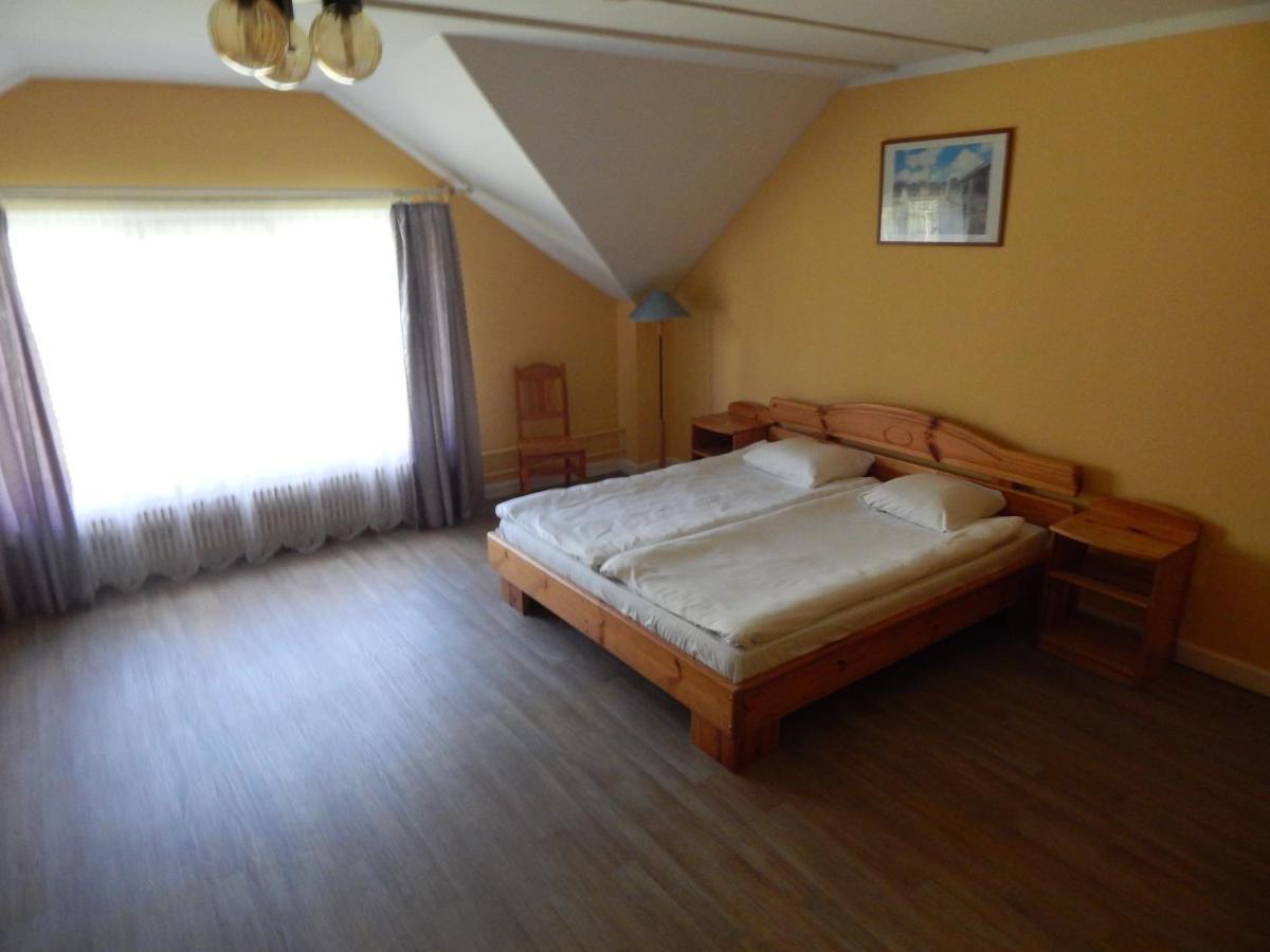 Motel Brencis Iecava Екстер'єр фото