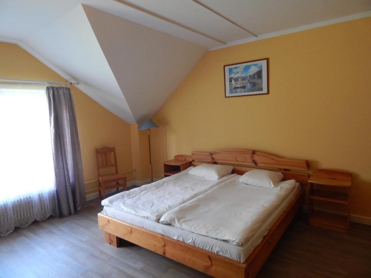 Motel Brencis Iecava Екстер'єр фото